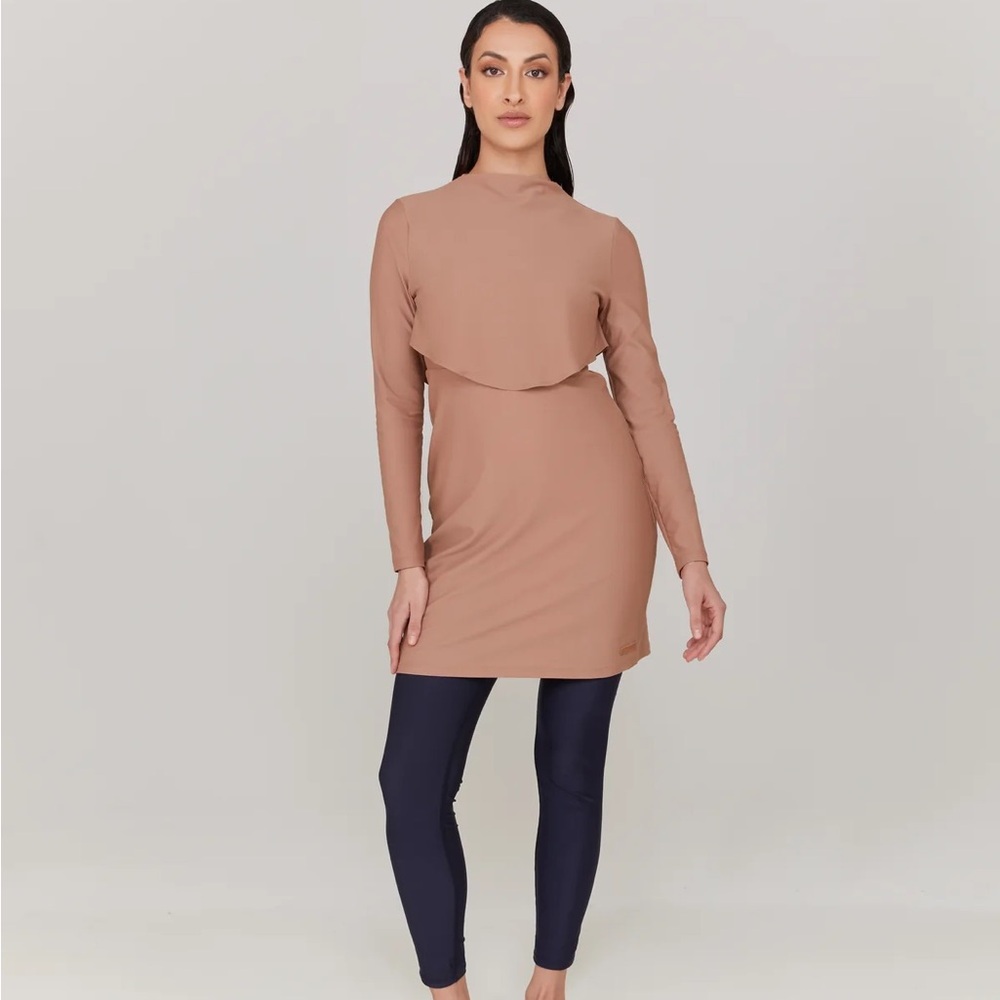Lyra modest swim